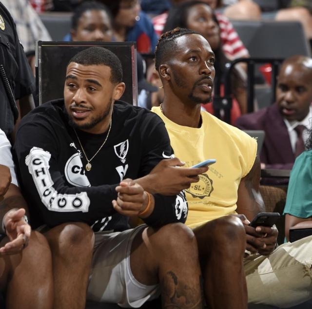 记分牌后的 记分牌后的